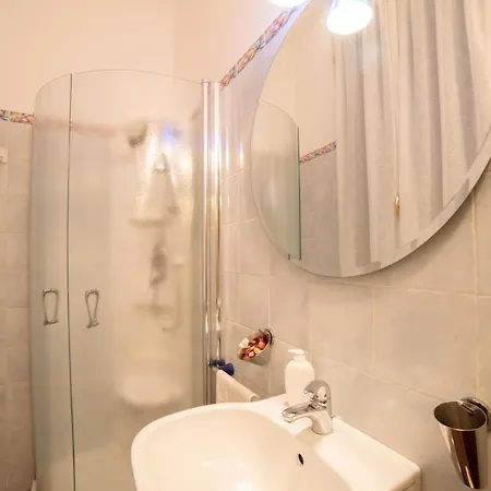 Corte Degli Estensi, Romantica Mansardina Apartment Ferrara