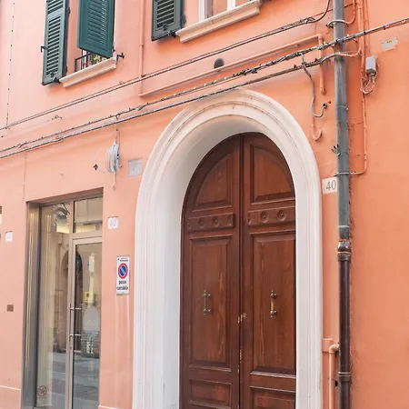 Corte Degli Estensi, Romantica Mansardina Apartment Ferrara