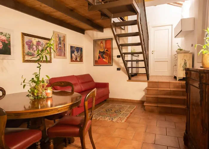 Corte Degli Estensi, Romantica Mansardina Διαμέρισμα *